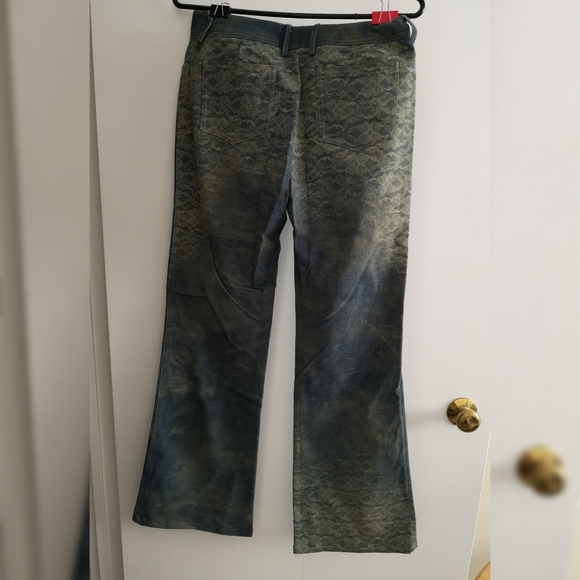 Jean - Picture 2 of 4